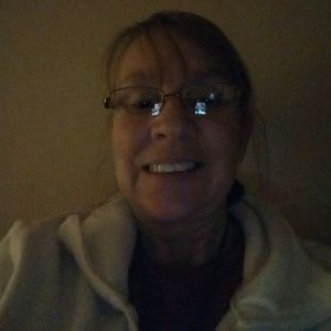 Meet your Posher, Corinia